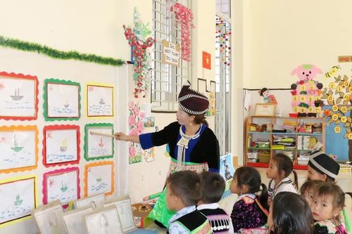 Tạo môi trường tiếng Việt thân thiện cho học sinh dân tộc thiểu số