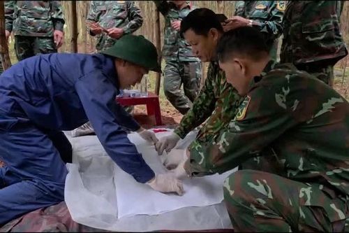 Mở rộng tìm kiếm, bộ đội quy tập được 8 hài cốt liệt sĩ ở Quảng Trị