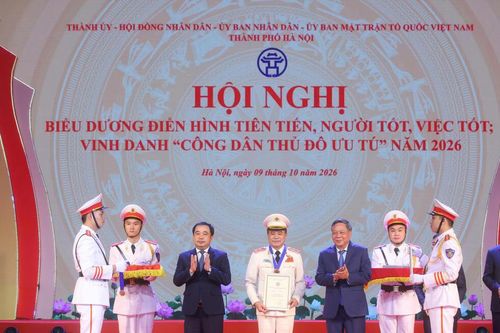 Trung tướng Nguyễn Thanh Tùng được vinh danh 'Công dân thủ đô ưu tú' năm 2026
