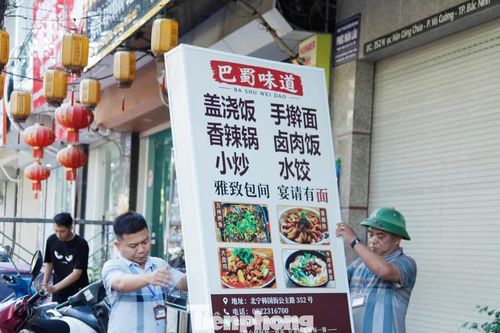 Bắc Ninh mở cao điểm xử lý biển quảng cáo chữ nước ngoài vi phạm