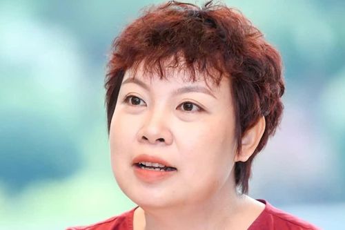Căng thẳng chọn cô gái xuất sắc vào chung kết Hoa hậu Việt Nam