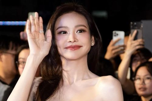 Hoa hậu Thái Lan giữa dàn trai tài gái sắc Việt Nam