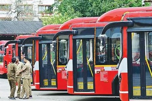 Đề thi tuyển nhân viên soát vé xe buýt có câu hỏi khiến cả tiến sĩ cũng 'bó tay'