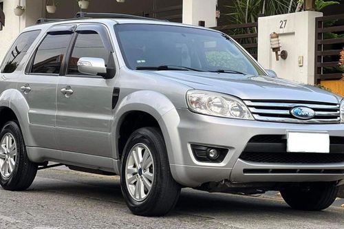 Ford Escape hơn 20 năm tuổi được thanh lý từ 40 triệu đồng