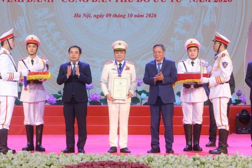 Giám đốc Công an Hà Nội được vinh danh 'Công dân Thủ đô ưu tú'