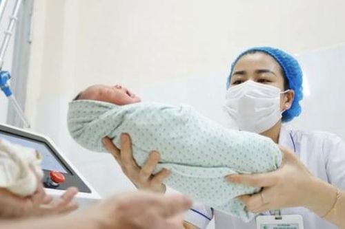 Mức sinh thấp: Bài toán không chỉ là sinh đủ hai con