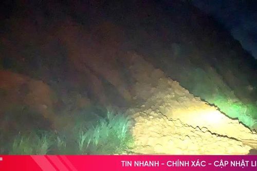 Mưa lớn ở Hà Tĩnh: Nguy cơ sạt lở đường Đồng Trung, 6 hồ chứa đang xả tràn