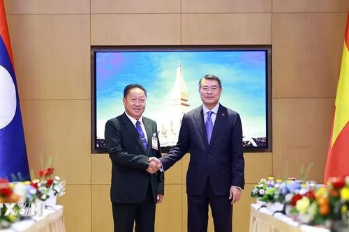 Thủ tướng Lê Minh Hưng tiếp Phó Chủ tịch Trung ương Mặt trận Lào xây dựng đất nước và Chủ tịch Hội Hữu nghị Lào-Việt Nam