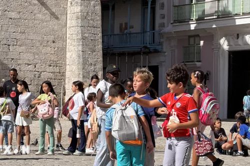 Cuba nỗ lực đưa học sinh tới trường bất chấp nhiều trở ngại