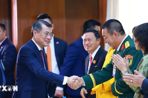 Thủ tướng Lê Minh Hưng: Quan hệ đặc biệt Việt Nam-Lào 'được nuôi dưỡng từ nhân dân'