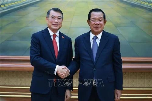Thủ tướng Lê Minh Hưng gặp Chủ tịch Đảng Nhân dân Campuchia, Chủ tịch Thượng viện Hun Sen
