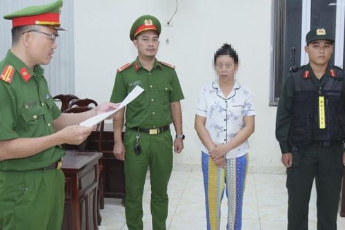Cho hơn 2.300 con heo ăn chất tạo nạc, 2 người bị khởi tố