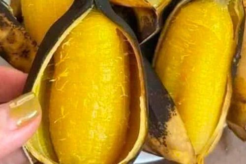 Việt Nam có loại chuối 'lạ', phải luộc chín mới ăn được, cứ ra chợ là thấy