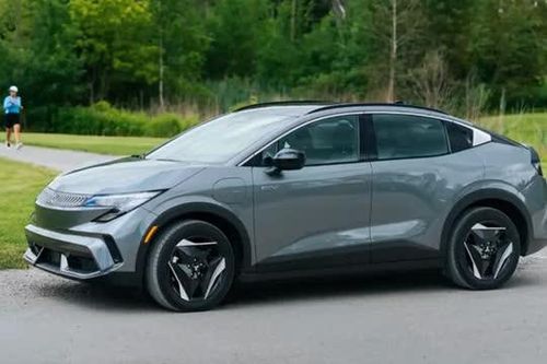 Xe điện Mitsubishi công suất 214 mã lực, phạm vi hoạt động 454 km, giá gần 1 tỷ đồng