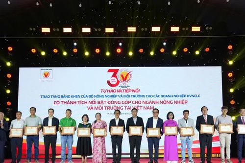 30 năm Hàng Việt Nam chất lượng cao