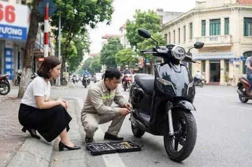 Làn sóng xe máy điện mở ra nhu cầu cứu hộ mới