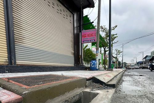 TP.HCM: Tiềm ẩn nhiều nguy cơ mất an toàn từ nắp cống 'lộ thiên'