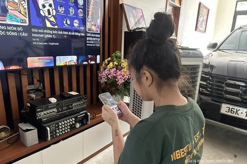 Không để trẻ đơn độc dùng mạng xã hội