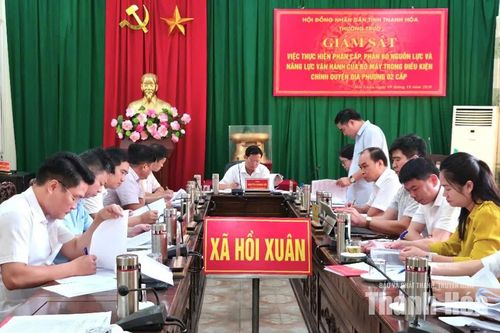 Đoàn giám sát số 2 của HĐND tỉnh làm việc tại xã Hồi Xuân