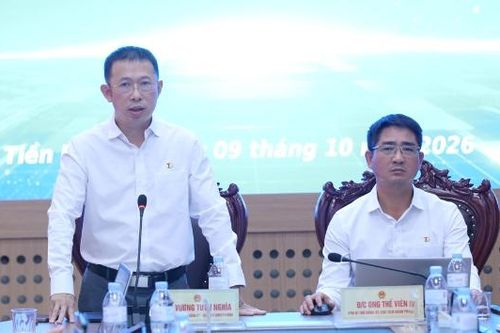 Phường Tiền Phong nhân rộng mô hình 'Hỗ trợ người dân thực hiện dịch vụ công trực tuyến và chuyển đổi số'