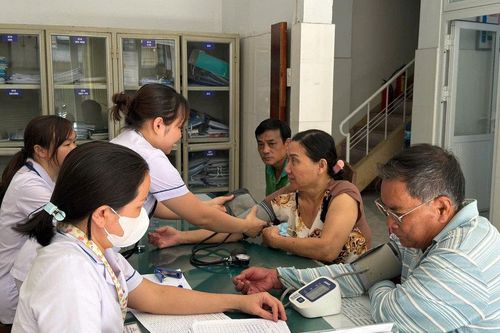 Chú trọng công tác chăm sóc sức khỏe an toàn, liên tục