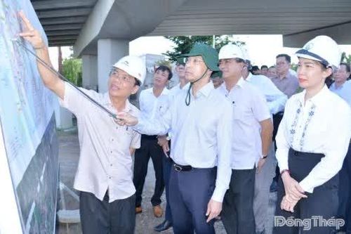 Chủ tịch UBND tỉnh Nguyễn Thanh Nhàn khảo sát các dự án cao tốc trọng điểm