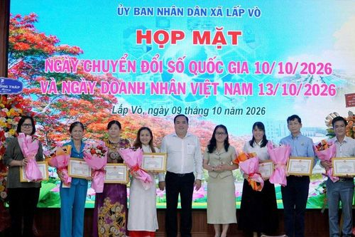 Xã Lấp Vò: Họp mặt Ngày Chuyển đổi số và Ngày Doanh nhân Việt Nam