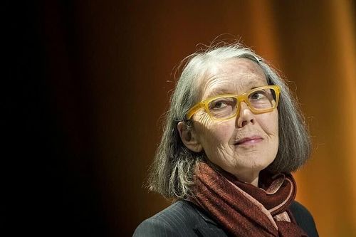 Nobel Văn học 2026 vinh danh nhà thơ Anne Carson, người kết nối cổ điển với hiện đại