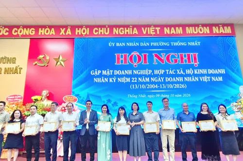 Phường Thống Nhất gặp mặt doanh nghiệp, hợp tác xã và hộ kinh doanh nhân Ngày Doanh nhân Việt Nam