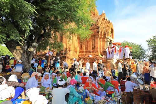 Nhiều hoạt động văn hóa đặc sắc tại Lễ hội Katê 2026