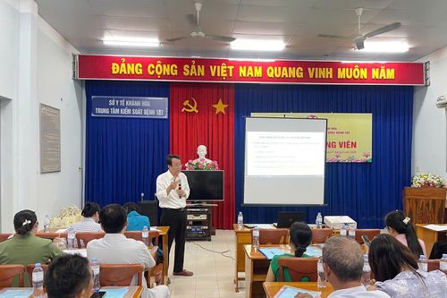Tập huấn phòng, chống tác hại của thuốc lá cho mạng lưới cộng tác viên