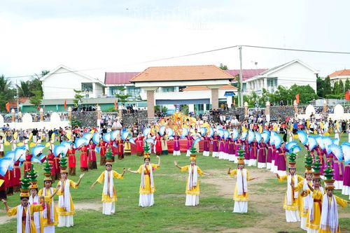 Rộn ràng các hoạt động chào mừng Lễ hội Katê tại xã Phước Hữu