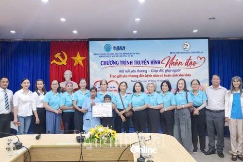 Báo và Phát thanh, Truyền hình Khánh Hòa phối hợp trao 45 triệu đồng hỗ trợ bệnh nhân có hoàn cảnh khó khăn