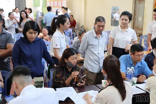 34 hộ dân ở phường Lào Cai nhận hơn 56 tỷ đồng bồi thường, hỗ trợ