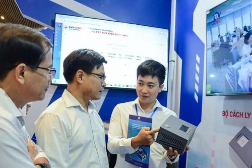 Phát triển đội ngũ đảng viên tiên phong nhận việc khó, chủ động đổi mới