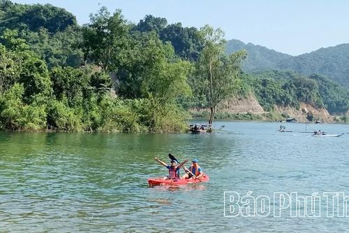 Giữ tài nguyên để vùng hồ phát triển bền vững
