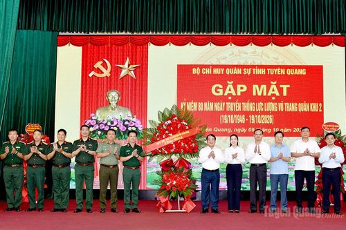 Gặp mặt kỷ niệm 80 năm ngày truyền thống lực lượng vũ trang Quân khu 2