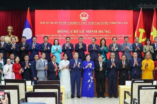 Thủ tướng: Quan hệ đặc biệt Việt Nam - Lào "được nuôi dưỡng từ nhân dân"