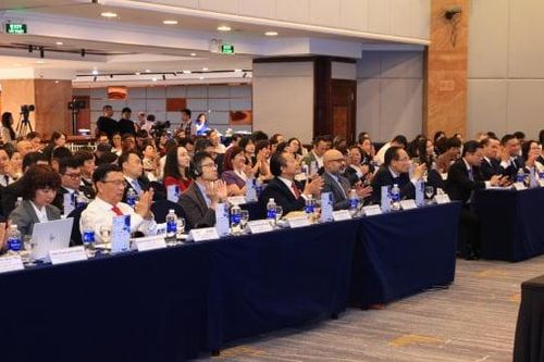VCCI-ITB tuyển tư vấn chuẩn bị chương trình đào tạo 'lãnh đạo năng lượng và chuyển đổi chiến lược' tại Anh