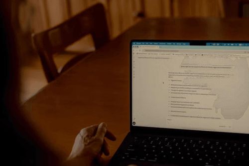 Thử nghiệm chatbot AI hỗ trợ bác sĩ: Hữu ích trong 75% trường hợp
