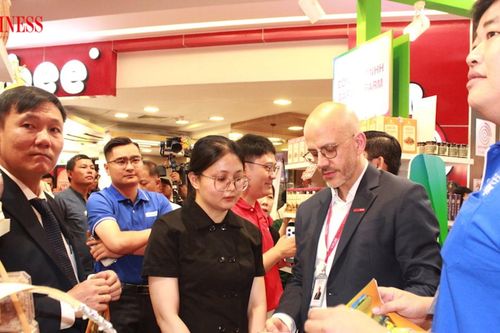 Mùa cao điểm gõ cửa, hàng Việt cần làm gì để vào sâu chuỗi bán lẻ ngoại?