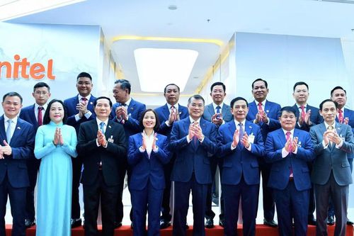 Thủ tướng Lê Minh Hưng thăm, làm việc với Công ty Star Telecom (Unitel) tại Lào