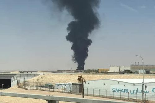 Houthi tập kích sân bay Arab Saudi, máy bay bốc cháy
