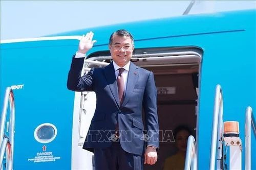 Thủ tướng Lê Minh Hưng kết thúc chuyến thăm chính thức Lào
