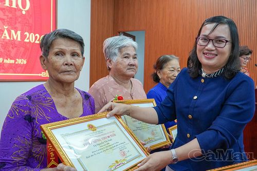 Ấm áp chương trình họp mặt và chúc thọ người cao tuổi