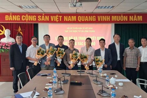 Tạp chí Điện tử và Ứng dụng kiện toàn đội ngũ lãnh đạo, quản lý
