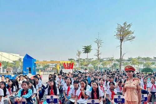 545 học sinh THCS Phan Bội Châu được trang bị kiến thức an toàn giao thông