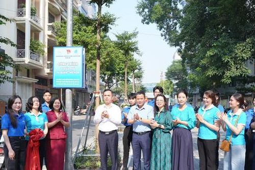 Phường Láng: Xóa sổ 'điểm đen' rác thải, khơi thông điểm nghẽn môi trường bằng mô hình tự quản