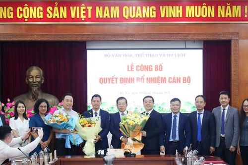 Bộ VHTTDL công bố các quyết định điều động, bổ nhiệm cán bộ