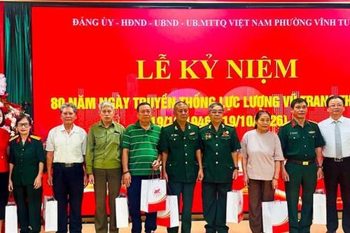 Phường Vĩnh Tuy kỷ niệm 80 năm Ngày truyền thống Lực lượng vũ trang Thủ đô